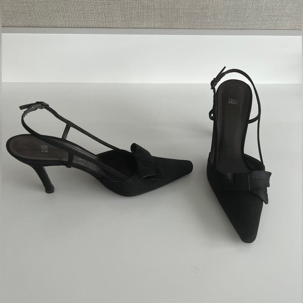 Vera Wang classic heels